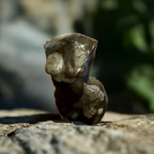 Larkavite Feminine Torso Carving